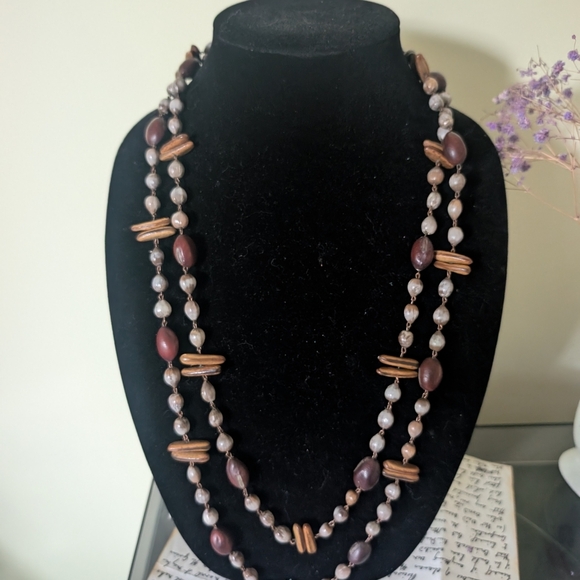 Elegant Multi-Color Beaded Necklace - Picture 2 of 10